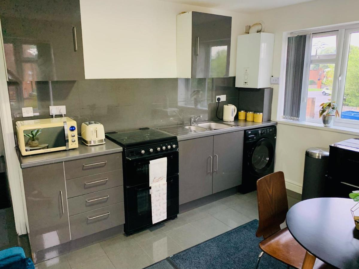 Modern & Cosy 2-Bed Apartment Near Nec, Airport & Jlr! Birmingham Buitenkant foto